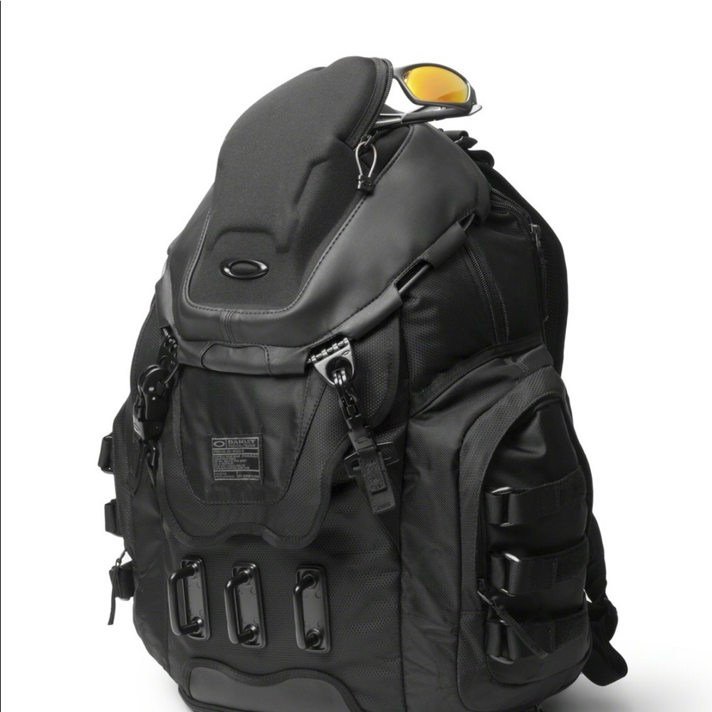 Oakley kitchen sink backpack 🎒